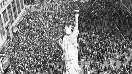 Amerikas Kriegsende 1945: Vom militärischen Triumph in die Ära der Angst