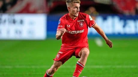 LIVE | FC Twente staat voor, maar moet met tien man door tegen NEC