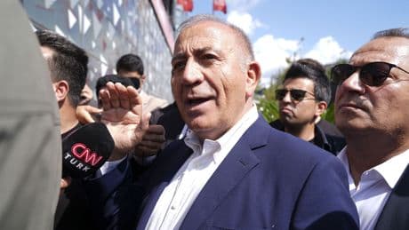 Kayyım Gürsel Tekin: Yarın da bu binaya geleceğim