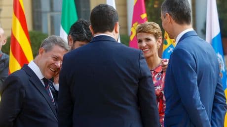 Sánchez interrumpe el discurso de Page cuando criticaba los pactos con Junts