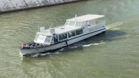 "Navigône": les images de la navette fluviale des TCL officiellement lancée mercredi sur la Saône