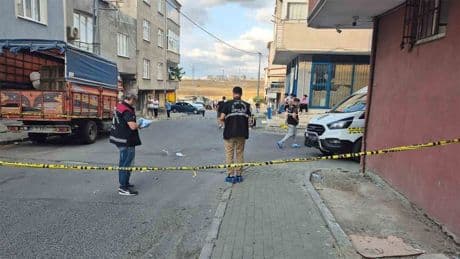 Avcılar'da yan bakma kavgası kanlı bitti: 1 kişi hayatını kaybetti