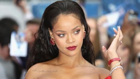 Rihanna verbergt babybuik in nieuwe fotoshoot