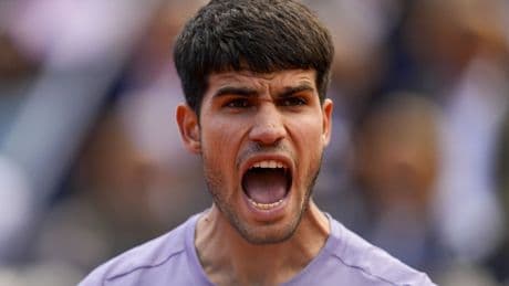 La desgracia se ceba con Carlos Alcaraz en la final y Rune levanta el Conde de Godó (6-7 y 2-6)
