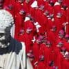 EN IMAGES. Foule fervente, tombe sobre, défilé dans Rome... Les funérailles du pape François en 12 photos marquantes