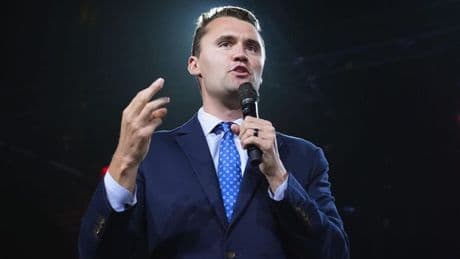 Charlie Kirk, aliado de Trump y figura clave de la ultraderecha en EEUU, recibe un disparo en una charla en una universidad de Utah