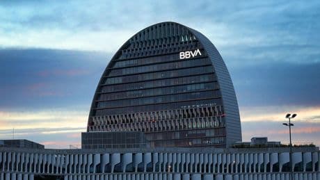 BBVA sigue adelante con la opa a Sabadell pese al bloqueo a la fusión y a la venta de TSB