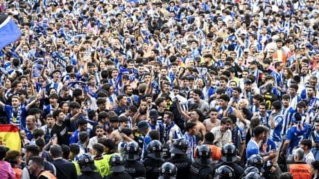 LaLiga denuncia la invasión de campo en el RCDE Stadium