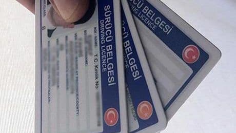 Eski tip sürücü belgelerinin yenilenmesi için verilen süre yarın sona eriyor