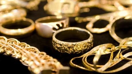 Hoher Goldpreis: So erkennen Sie, was Ihr alter Goldschmuck jetzt wert ist