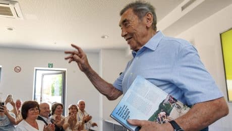 ’Eddy Merckx kon niet plassen tijdens de dopingcontrole, ik heb toen de helft van mij bij hem gegoten’
