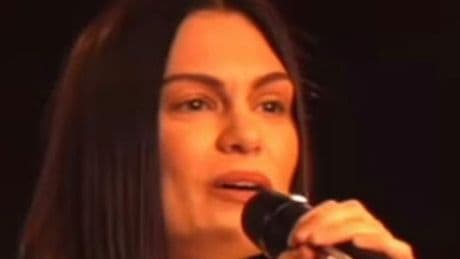 Jessie J 'in a lot of pain' as she shares update on breast cancer diagnosis during gig