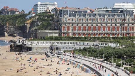 C'est une maison sur deux dans certaines communes: au Pays basque on va interdire la construction de résidences secondaires