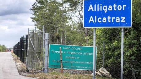 Stati Uniti, due italiani detenuti nel centro migranti "Alligator Alcatraz"