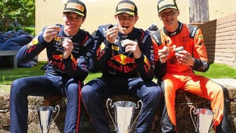 El sobrino de Pedro de la Rosa, Bruno del Pino, se estrena en el podio en la F3