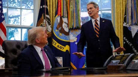 Trump advierte a Venezuela que derribará sus cazas si ponen en peligro a militares de EEUU