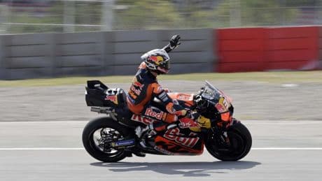 Pedro Acosta tira de time attack para sorprender a Marc Márquez en el Libre 1 de Montmeló
