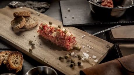 Steak tartar o cómo elaborar platos de categoría sin esfuerzo: cinco recetas sin cocinar y en 10 minutos