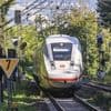 „Die Gelackmeierten sind am Schluss die Fahrgäste“: Starke Kritik an höheren Preisen und ausgedünntem Angebot der Bahn