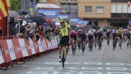 Vos no falla a su cita con la victoria en un final resbaladizo en Sant Boi