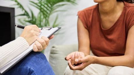 Hilfe durch Gespräche: Psychotherapie bei Depressionen: Wie sich die Methoden unterscheiden