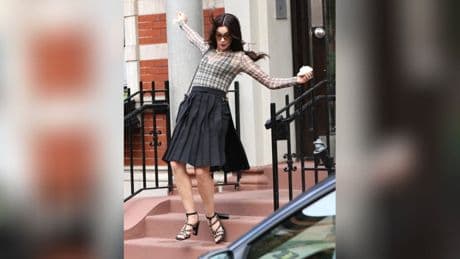 Dreharbeiten zu "Der Teufel trägt Prada 2": Anne Hathaway fällt die Treppe runter