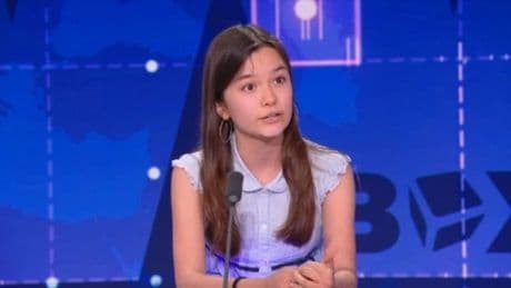 "J'ai sauté quatre classes": à 12 ans, Lucie parle cinq langues et passe son baccalauréat
