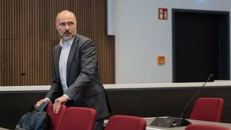 Cum-Ex-Skandal: Überraschung im Gericht: Kronzeuge kommt um Gefängnisstrafe herum