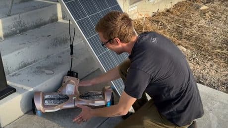 Bastler baut Solarauto ohne Akku: Bei der Probefahrt fällt er heraus