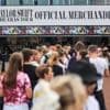 Musik: Fanartikel: Lieblingsandenken oder (zu) teures Luxusgut?