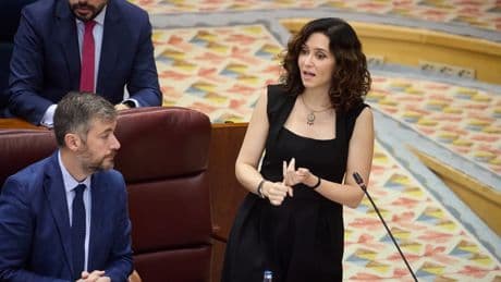 Ayuso denuncia las &quot;prácticas chavistas&quot; de Sánchez: &quot;Todos los días recibo sus ataques y los de sus más de mil asesores&quot;