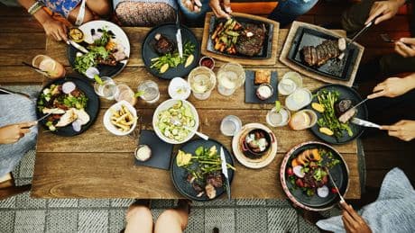 Völlegefühl nach dem Essen: Dieses Getränk hilft sofort