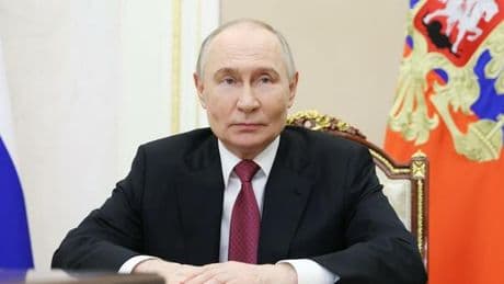 Putin, «attaccato l?elicottero dello zar nel Kursk». Le accuse del Cremlino mentre Kiev recluta gli adolescenti