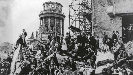 Giugno 1945, la Germania da fare a pezzi