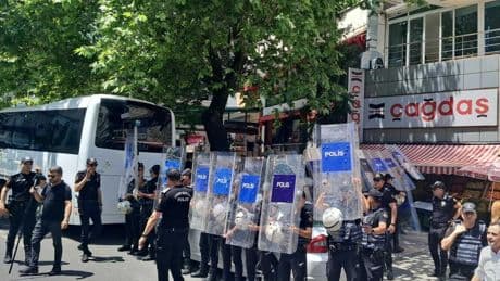 Gözaltına alınan Özel Sektör Öğretmeleri Sendikası üyesi 23 eğitimci serbest bırakıldı