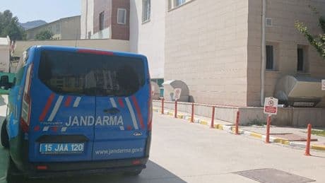Elini kıyma makinesine kaptıran genç kız ağır yaralandı