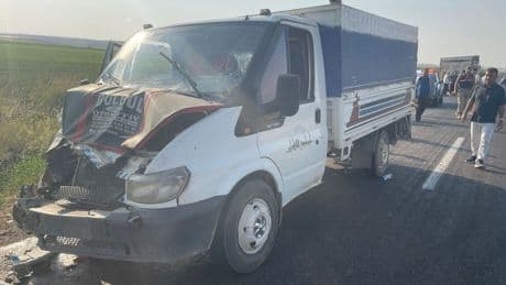 Urfa Siverek'te tarım işçilerini taşıyan iki kamyonet çarpıştı: 11 yaralı