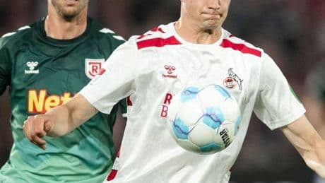 Nur 1:1 gegen das Schlusslicht: 1. FC Köln verpasst großen Schritt im Aufstiegsrennen – Regensburg steigt ab