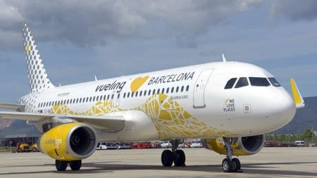 El TSJM suspende cautelarmente la sanción de Consumo a Vueling por cobrar equipaje de mano, como ya hizo con Ryanair y Norwegian