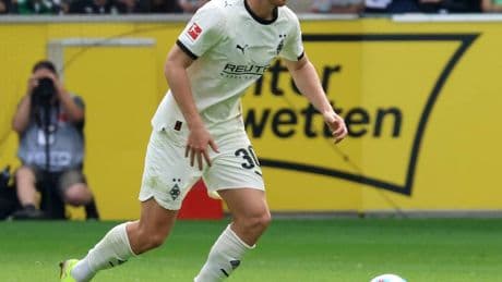 Borusse feiert Jubiläum: Elvedi kann die Schweiz in Gladbach alleine auf Platz eins bringen