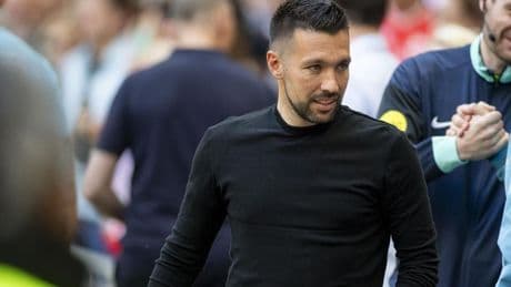 Ajax wint slotduel in Eredivisie, maar wonder blijft uit voor ploeg van trainer Francesco Farioli
