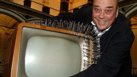 Nachruf: Poesie mit dem Hammer. Zum Tod des Künstlers Günther Uecker [Online-Abo]