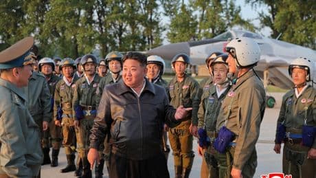 Pyongyang ouvre une enquête sur l'accident d'un navire de guerre à son lancement