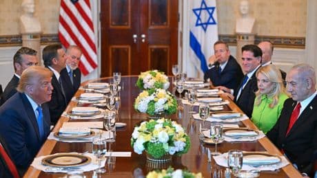 LIVE | Palestijnse functionarissen: vredesgesprekken lijken te mislukken, Israël ’kocht tijd’ met reis naar de VS