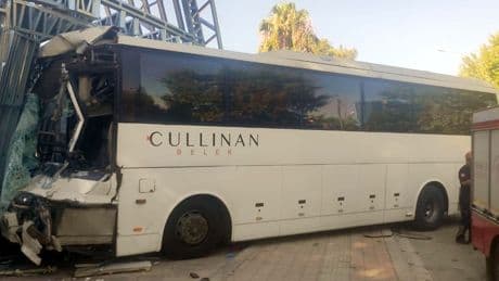 Antalya'da zincirleme kaza: 26 yaralı