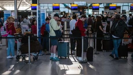 UK airports to face 'busiest summer ever' as worst days to fly are named