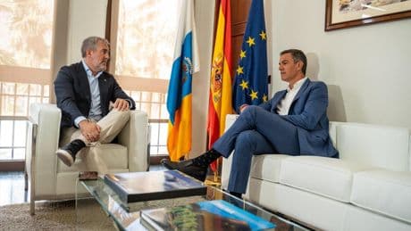 Sánchez y Clavijo se reunirán el lunes 18 de agosto en Lanzarote para abordar el tema de la inmigración o los Presupuestos