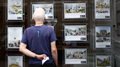 UK house prices slump by £1,150 in boost for buyers - but millions now 'confused'