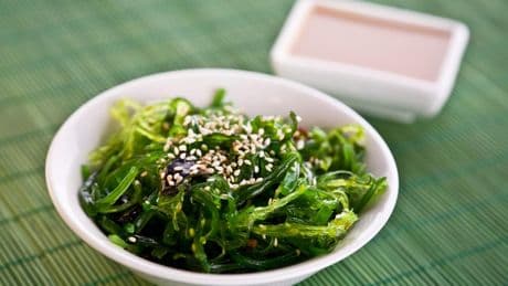 Nori y wakame, las algas con prebióticos naturales que favorecen la salud intestinal y previenen enfermedades
