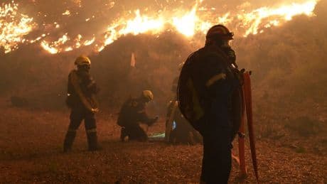 Europe heatwave latest: Tourist ‘dies of heatstroke’ in Spain while parts of Greece evacuated over wildfires